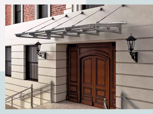 Металлические козырьки от 642 руб. в Североморске